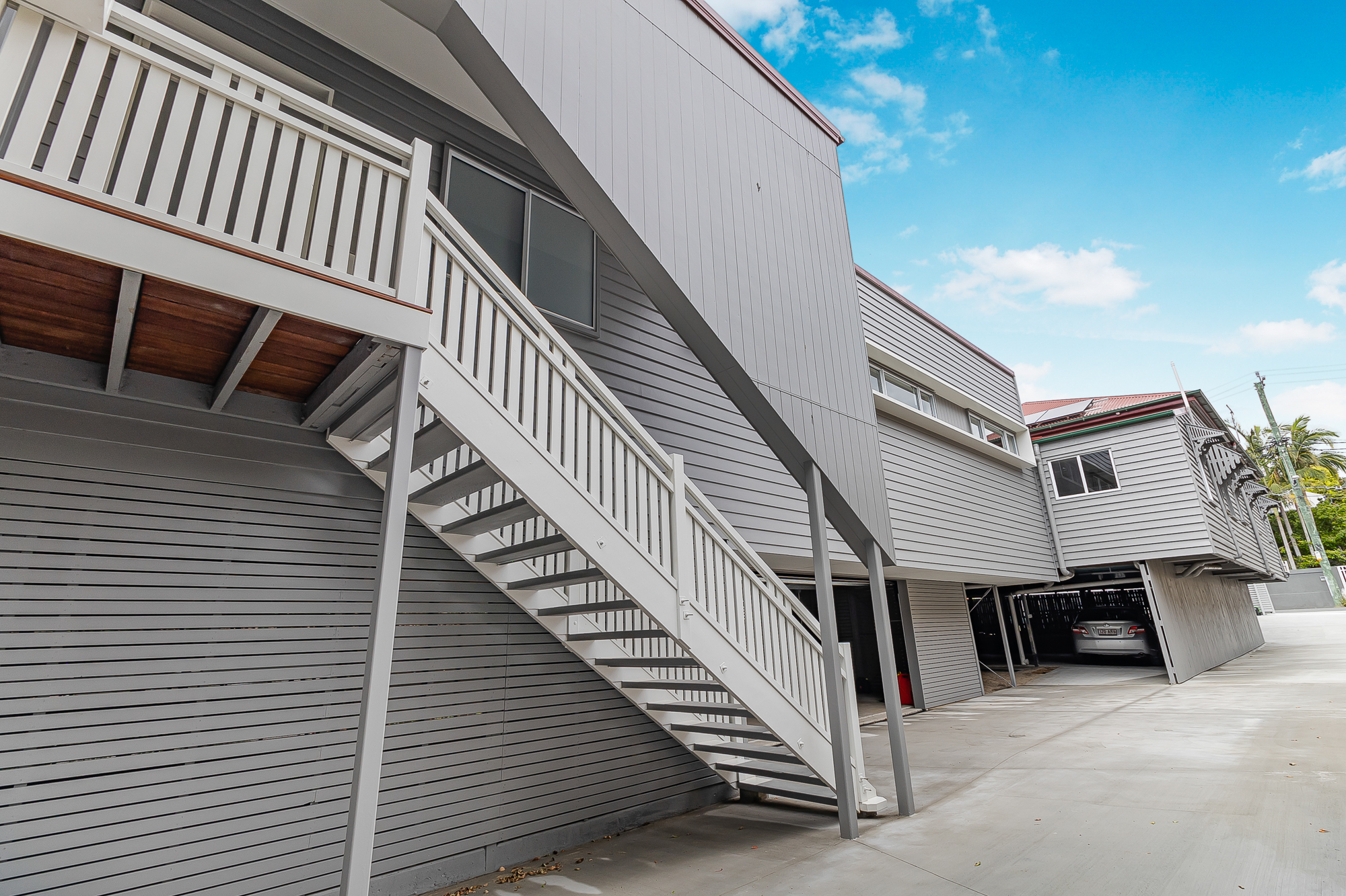 Why High-End House Renovations in Brisbane Go Over Budget (And How to Avoid It)